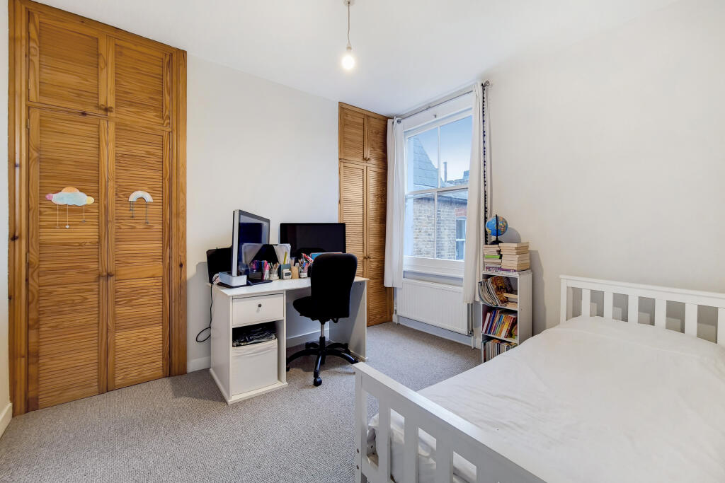 3 bed House (unspecified) for rent in Wandsworth. From Property People - London