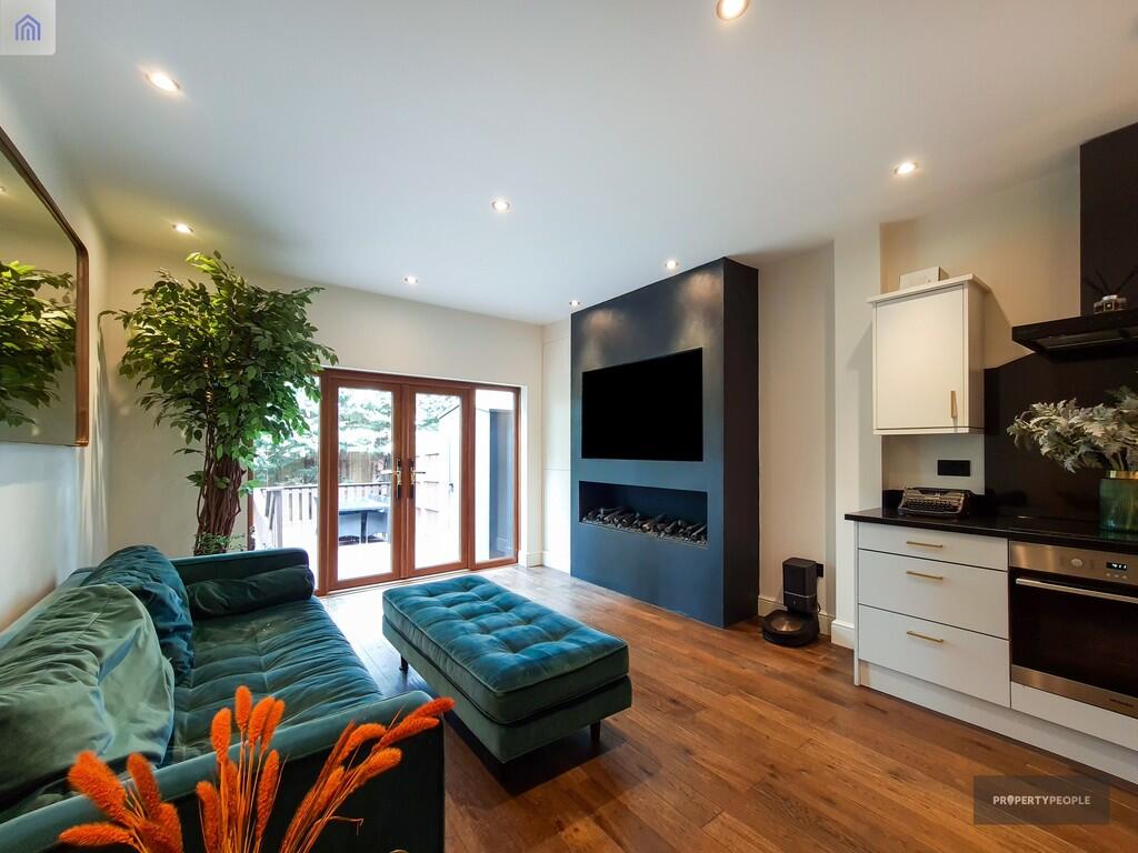 2 bed House (unspecified) for rent in London. From Property People - London