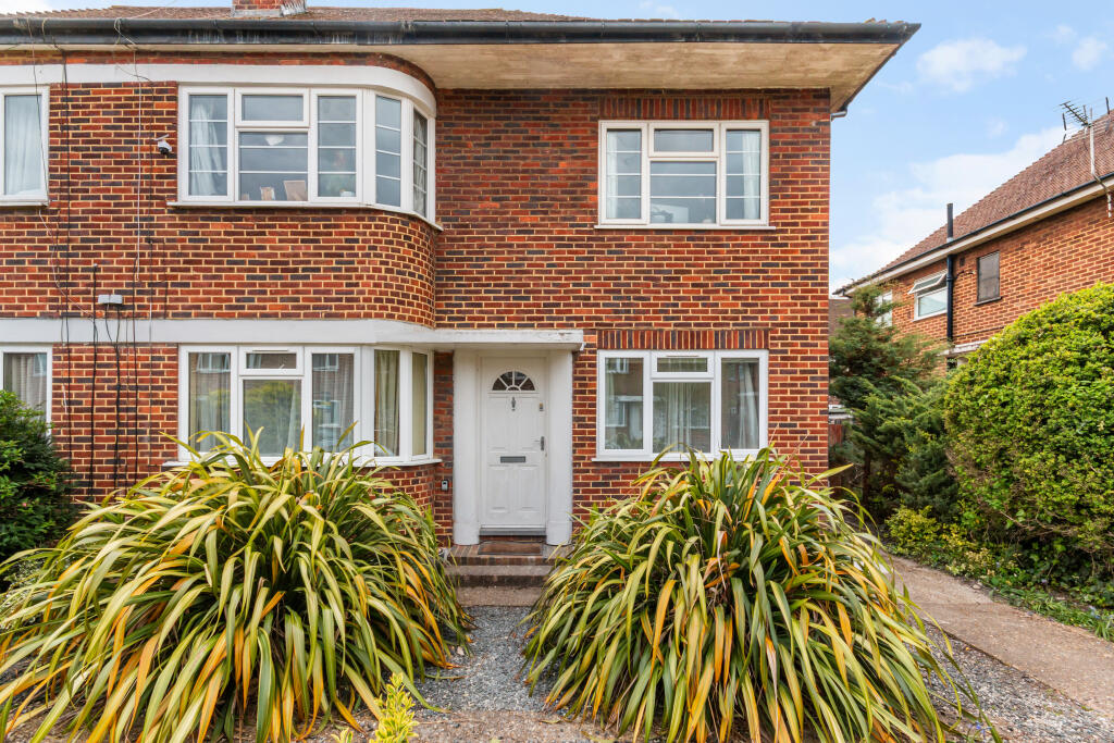 2 bed House (unspecified) for rent in New Malden. From Property People - London