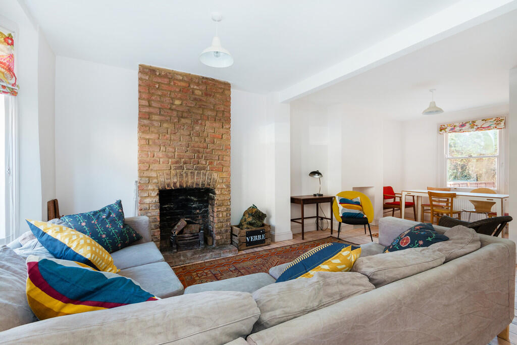3 bed Mid Terraced House for rent in London. From Property People - London 3 bed Mid Terraced House for rent in London. From Property People - London