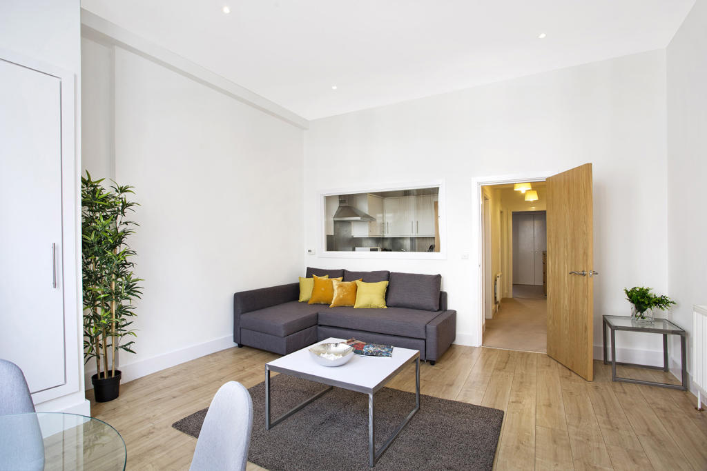 1 bed 1st Floor Flat for rent in Kensington. From PVL Properties Ltd