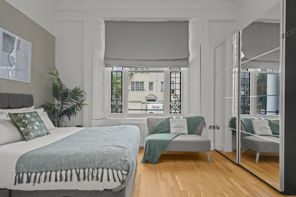 4 bed Studio for rent in London. From PVL Properties Ltd