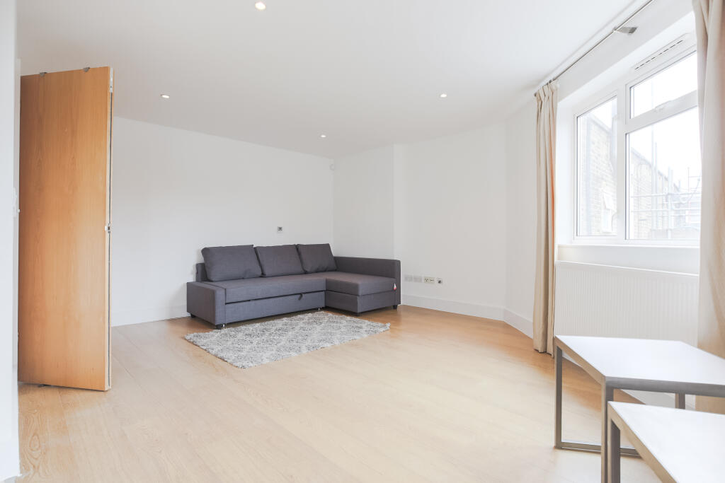 2 bed 1st Floor Flat for rent in London. From PVL Properties Ltd 2 bed 1st Floor Flat for rent in London. From PVL Properties Ltd