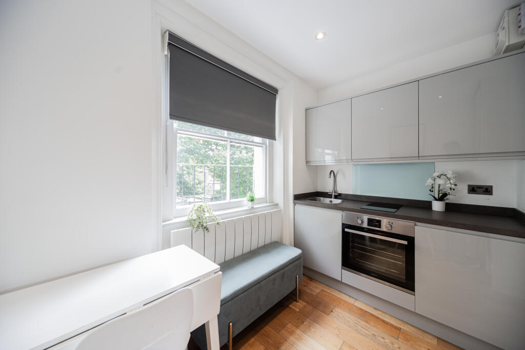 4 bed Studio for rent in London. From PVL Properties Ltd