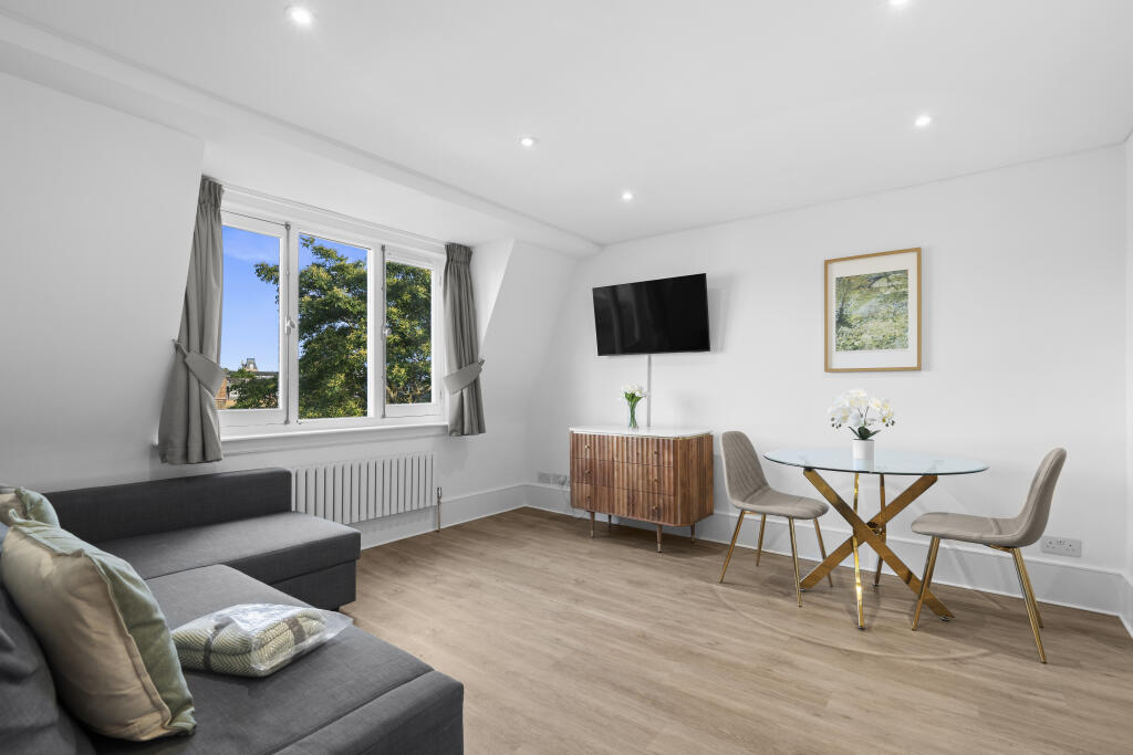 1 bed 1st Floor Flat for rent in Kensington. From PVL Properties Ltd