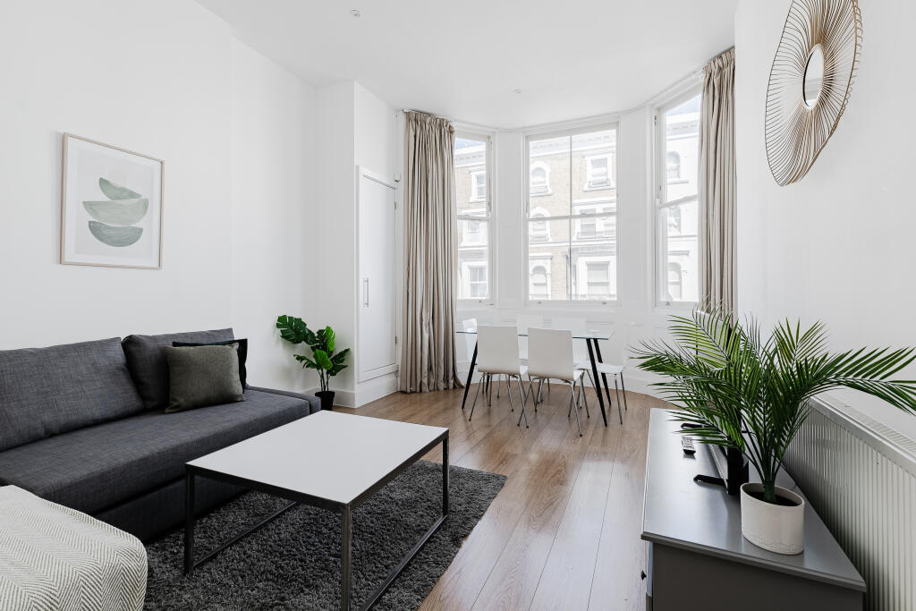 2 bed 1st Floor Flat for rent in Kensington. From PVL Properties Ltd
