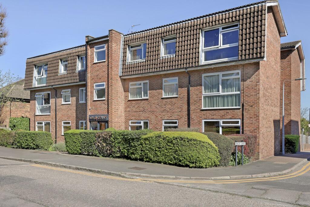 1 bed 1st Floor Flat for rent in Chigwell. From R L Morris Estate Agents - South Woodford