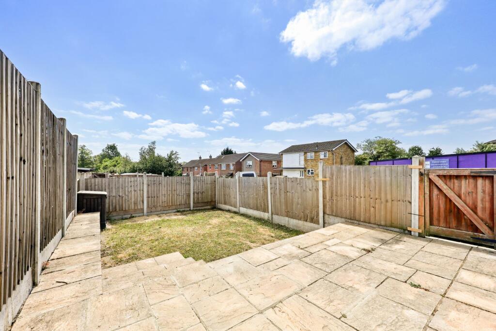 1 bed Annexe for rent in Loughton. From R L Morris Estate Agents - South Woodford