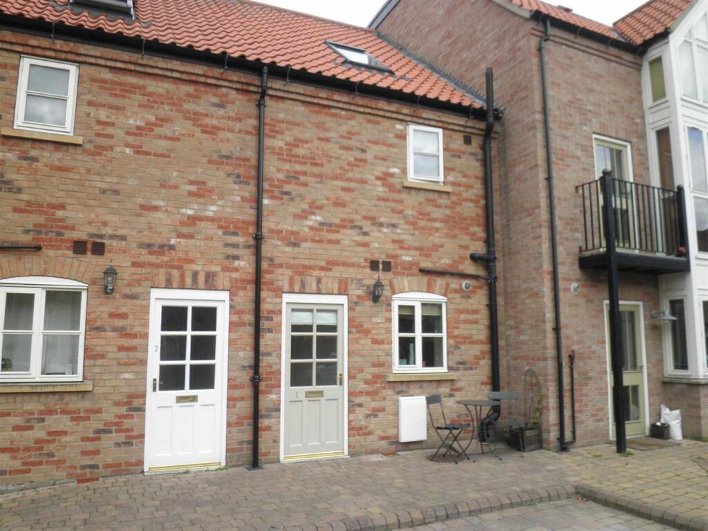2 bed Town House for rent in Market Weighton. From Clubleys - Market Weighton