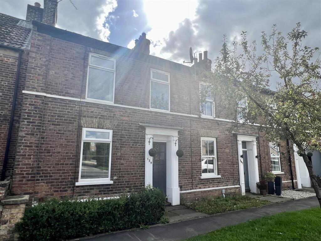 2 bed Mid Terraced House for rent in Market Weighton. From Clubleys - Market Weighton
