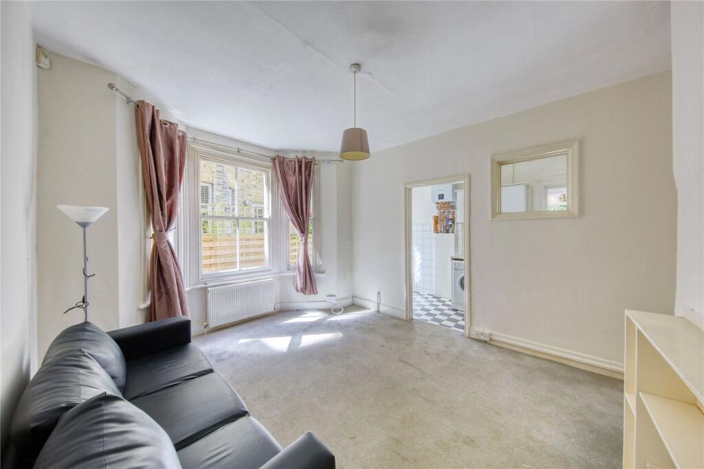 3 bed Annexe for rent in Streatham. From Rampton Baseley - Wandsworth