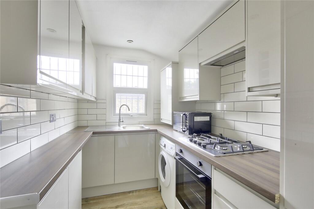 3 bed Apartment for rent in Streatham. From Rampton Baseley - Wandsworth