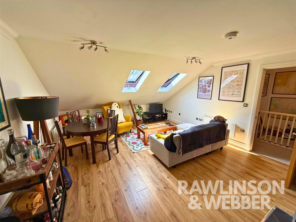2 bed Apartment for rent in East Molesey. From Rawlinson & Webber - East Molesey