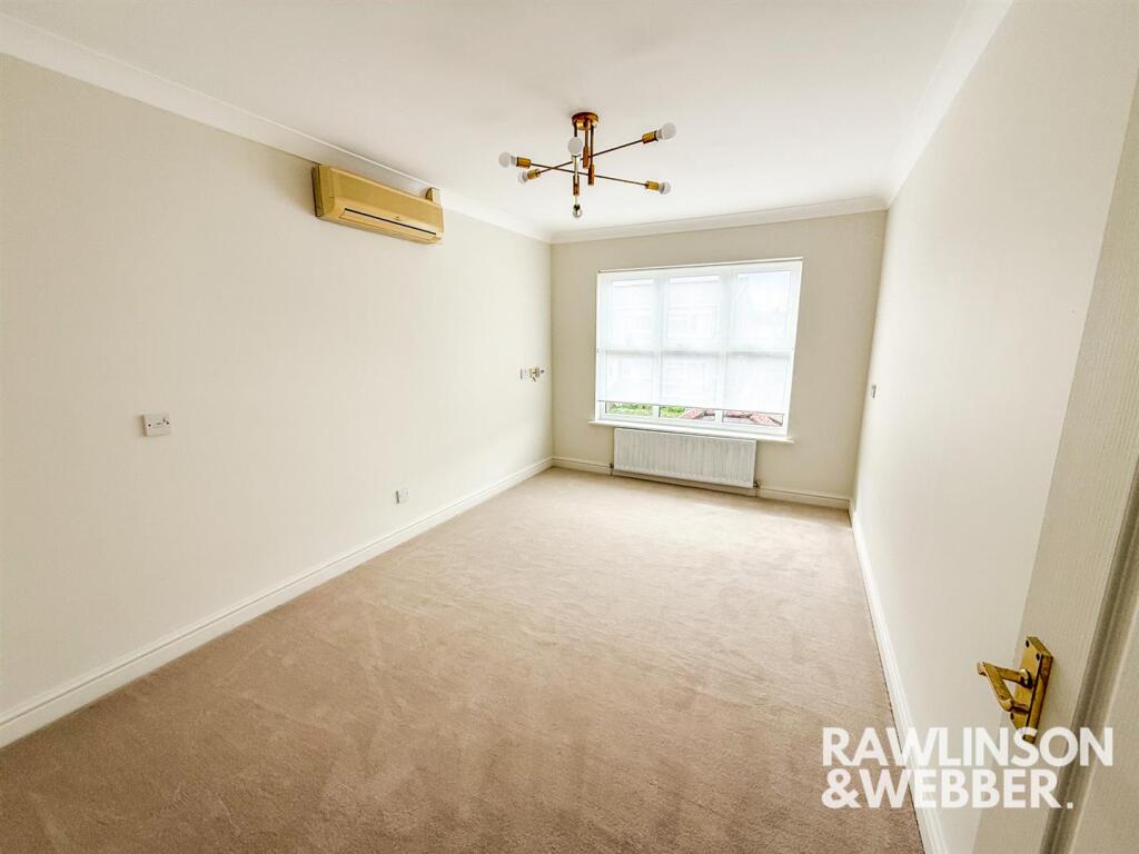 1 bed Apartment for rent in East Molesey. From Rawlinson & Webber - East Molesey