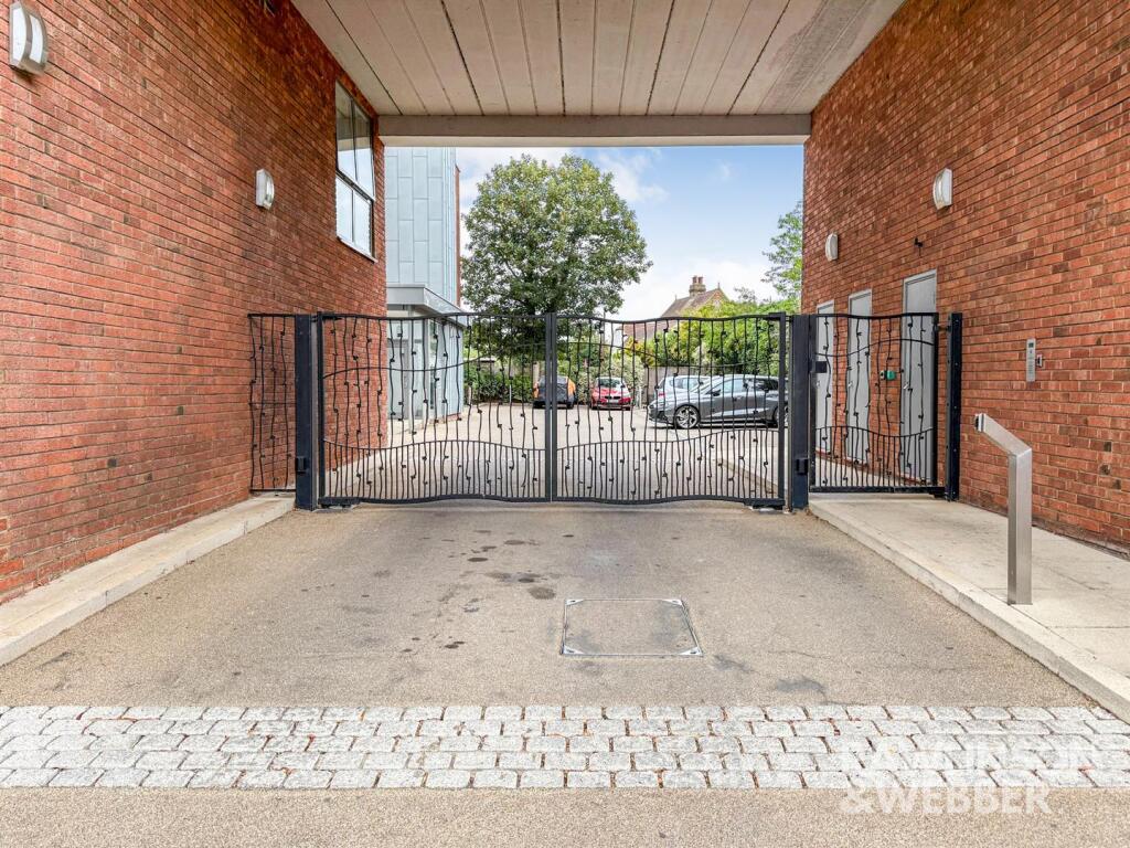 2 bed Apartment for rent in East Molesey. From Rawlinson & Webber - East Molesey