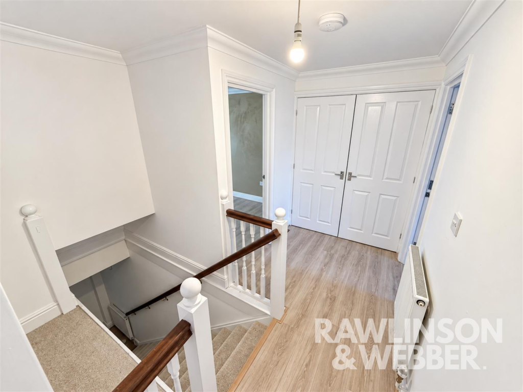 2 bed Annexe for rent in East Molesey. From Rawlinson & Webber - East Molesey