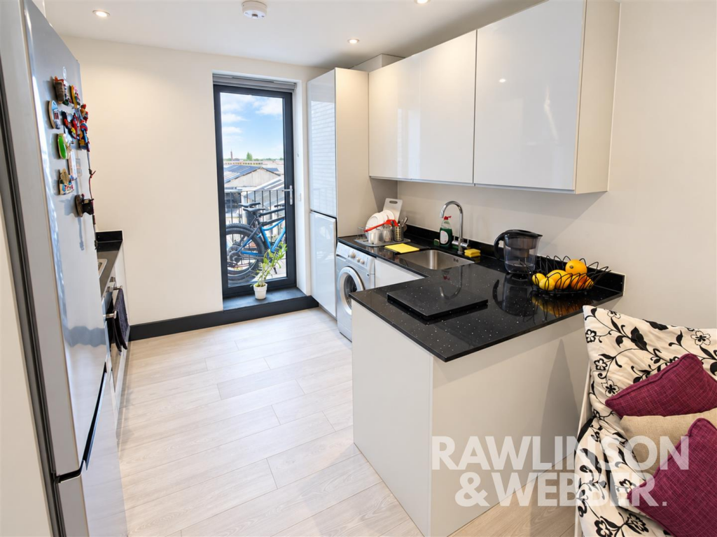2 bed Apartment for rent in West Molesey. From Rawlinson & Webber - East Molesey