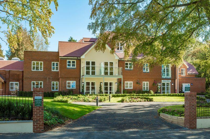 2 bed Apartment for rent in Warlingham. From Rayners Town and Country