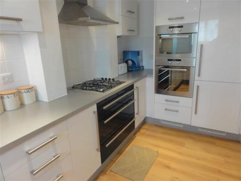 2 bed Flat for rent in Caterham. From Rayners Town and Country