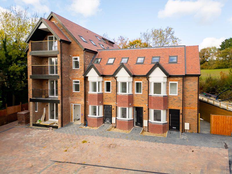 2 bed 1st Floor Flat for rent in Whyteleafe. From Rayners Town & Country - Warlingham 2 bed 1st Floor Flat for rent in Whyteleafe. From Rayners Town & Country - Warlingham