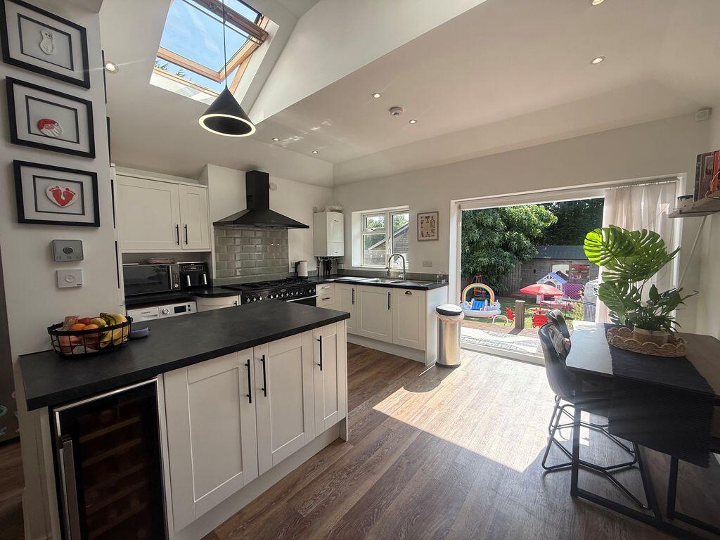 3 bed Mid Terraced House for rent in Chelsham. From Rayners Town & Country - Warlingham