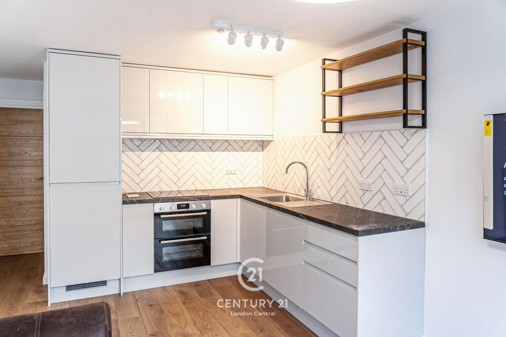 4 bed Studio for rent in Kensington. From Century 21 London Central - Westminster