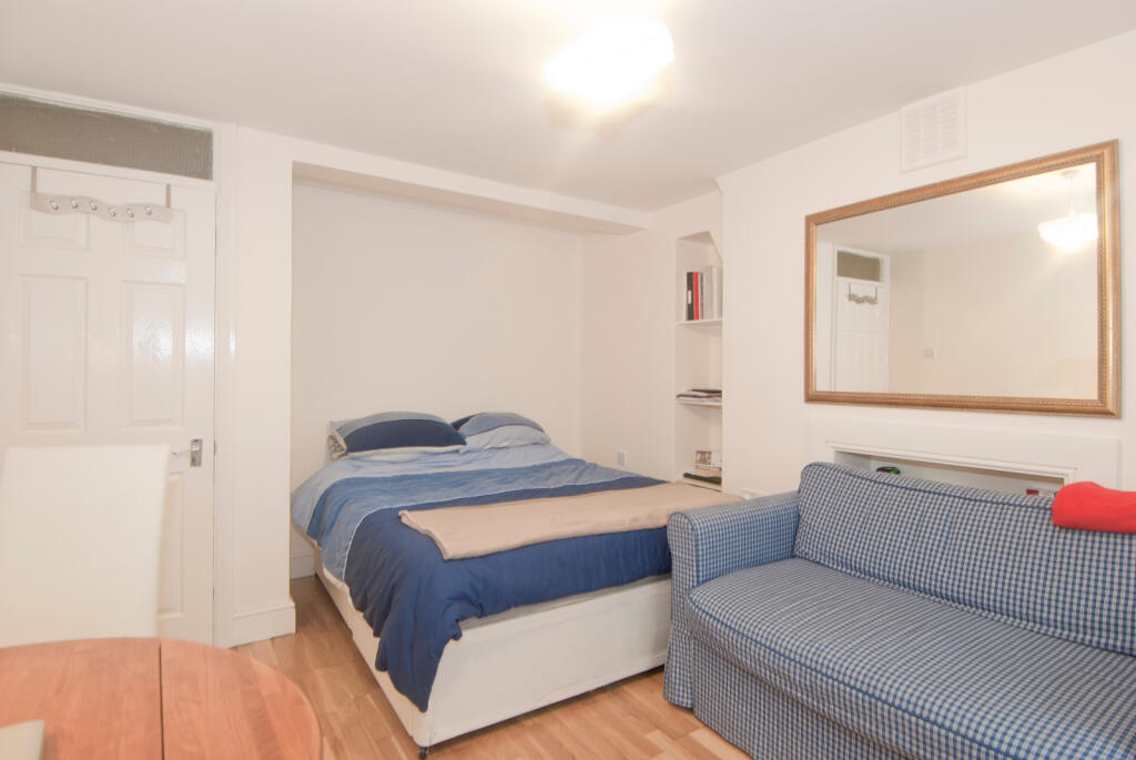 4 bed Apartment for rent in Chelsea. From Century 21 London Central - Westminster 4 bed Apartment for rent in Chelsea. From Century 21 London Central - Westminster