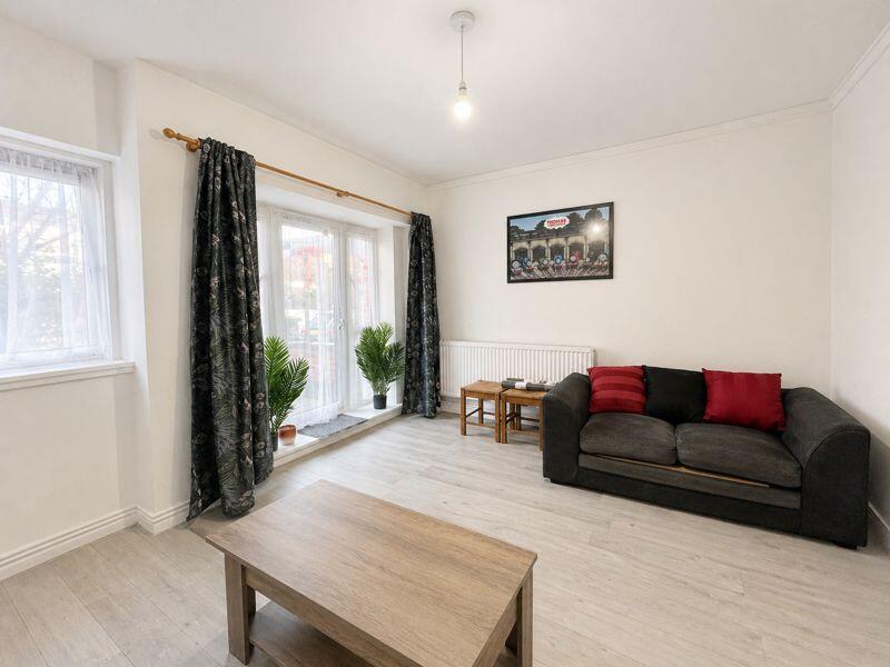 2 bed Apartment for rent in Camberwell. From Century 21 London Central - Westminster