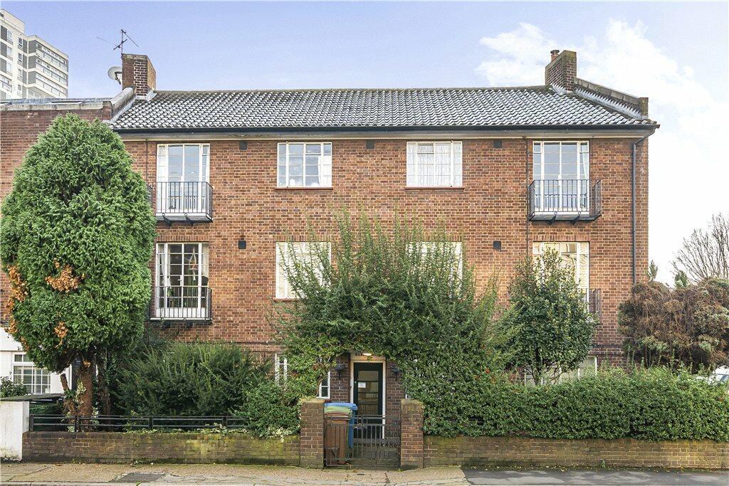 3 bed Apartment for rent in Camberwell. From Century 21 London Central - Westminster
