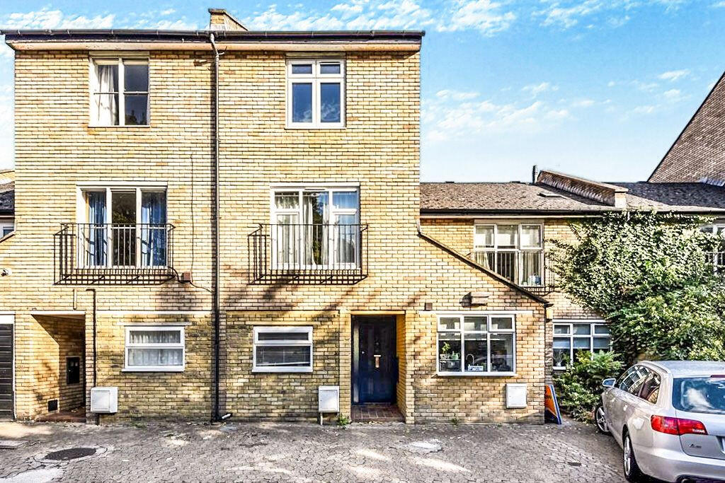 4 bed Apartment for rent in Camberwell. From Century 21 London Central - Westminster