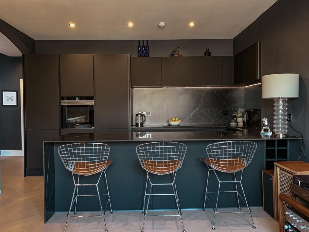 2 bed Apartment for rent in London. From Century 21 London Central - Westminster