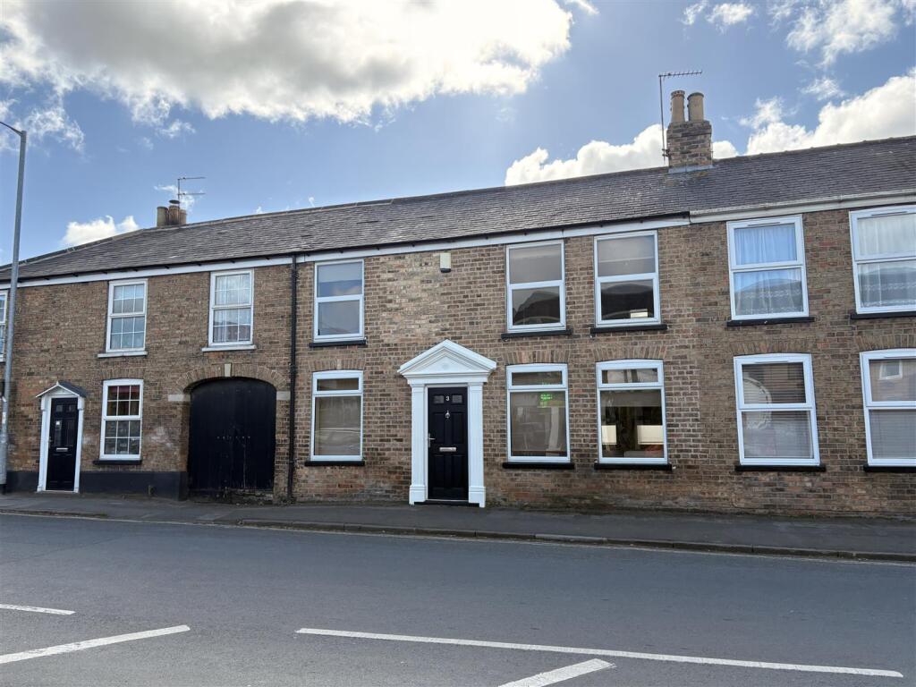 3 bed Mid Terraced House for rent in Pocklington. From Clubleys - Pocklington