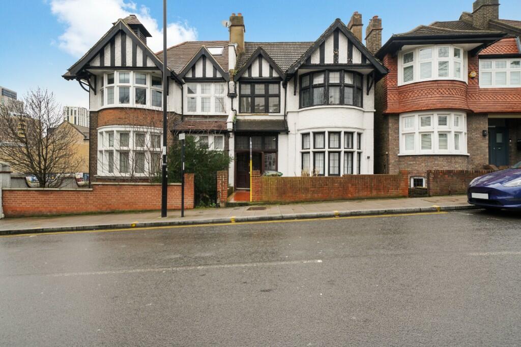 5 bed Semi-Detached House for rent in London. From RE/MAX Vision