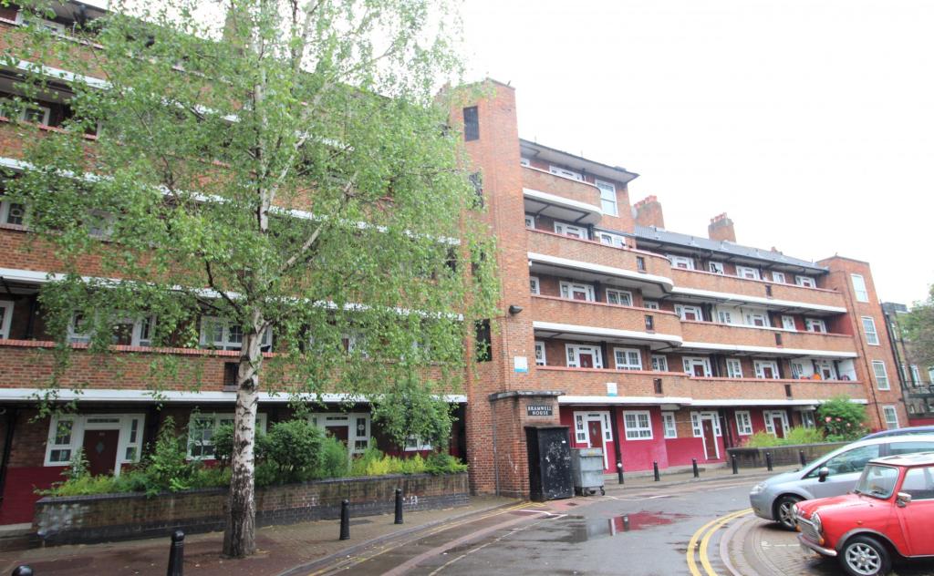 3 bed 1st Floor Flat for rent in London. From RE/MAX Vision - London