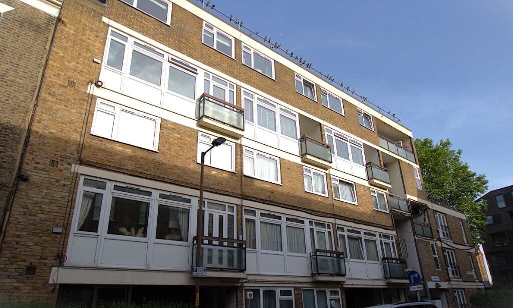 4 bed 1st Floor Flat for rent in London. From RE/MAX Vision - London 4 bed 1st Floor Flat for rent in London. From RE/MAX Vision - London