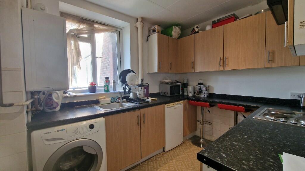 2 bed 1st Floor Flat for rent in London. From RE/MAX Vision - London 2 bed 1st Floor Flat for rent in London. From RE/MAX Vision - London