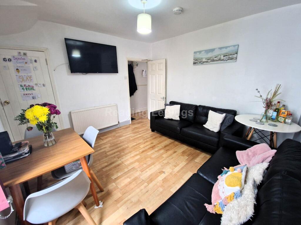 6 bed Mid Terraced House for rent in Reading. From Reading Lettings