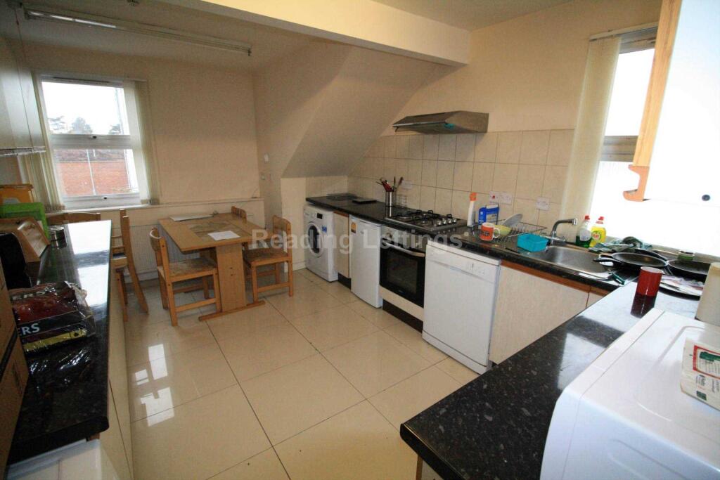 3 bed 1st Floor Flat for rent in Woodley. From Reading Lettings