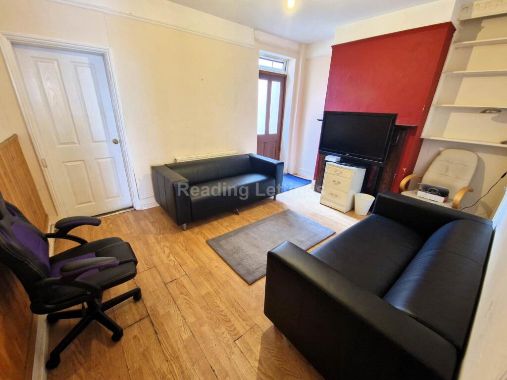 5 bed Mid Terraced House for rent in Reading. From Reading Lettings