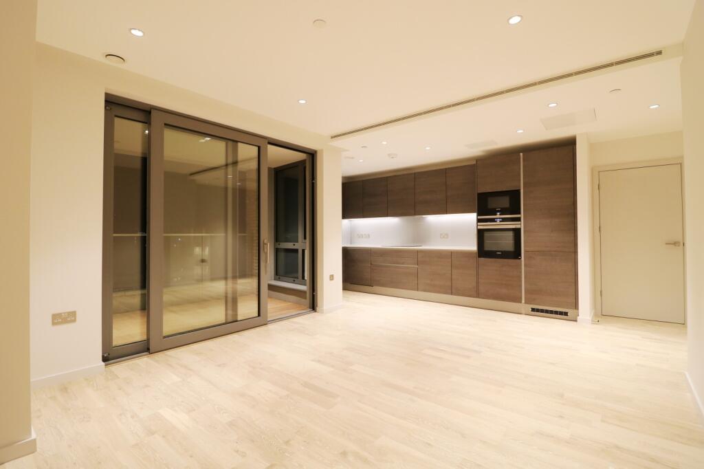 3 bed Apartment for rent in London. From relocate-me.co.uk - London