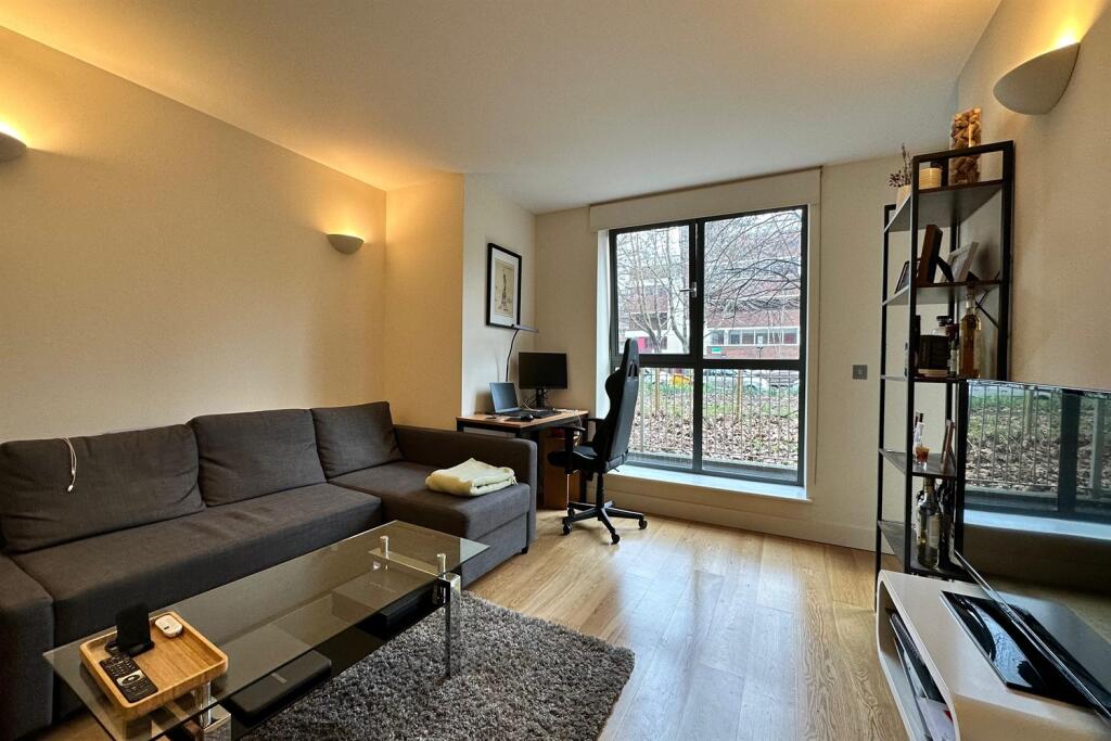 1 bed Apartment for rent in London. From relocate-me.co.uk - London
