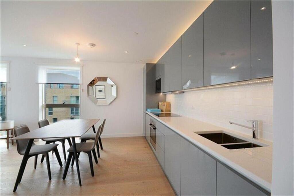 2 bed Apartment for rent in London. From relocate-me.co.uk - London 2 bed Apartment for rent in London. From relocate-me.co.uk - London