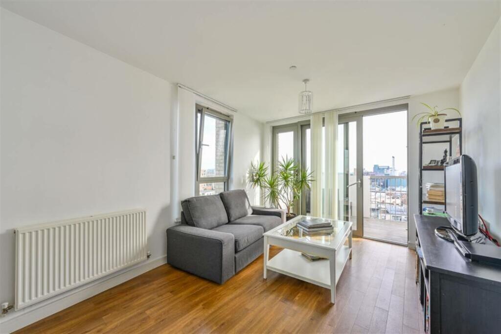 2 bed Apartment for rent in London. From relocate-me.co.uk - London