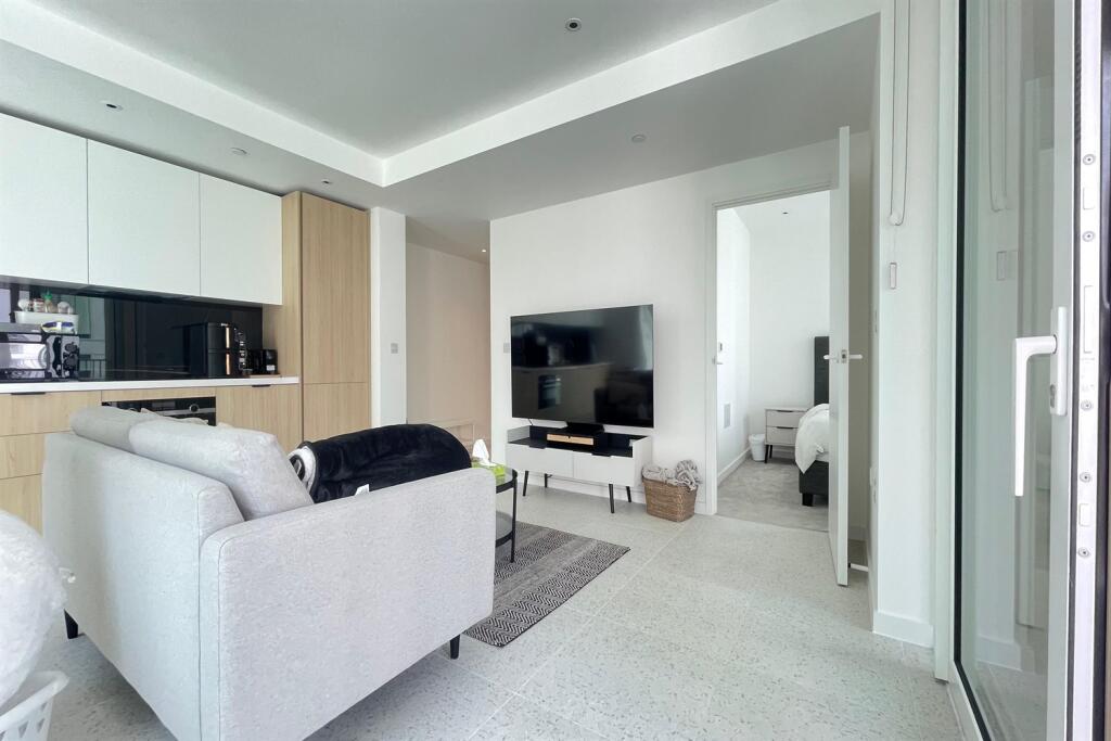 1 bed Apartment for rent in Stepney. From relocate-me.co.uk - London 1 bed Apartment for rent in Stepney. From relocate-me.co.uk - London