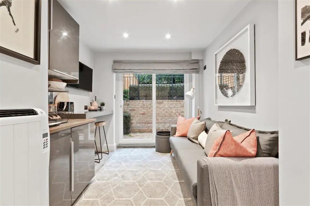 1 bed Apartment for rent in Camden Town. From relocate-me.co.uk - London