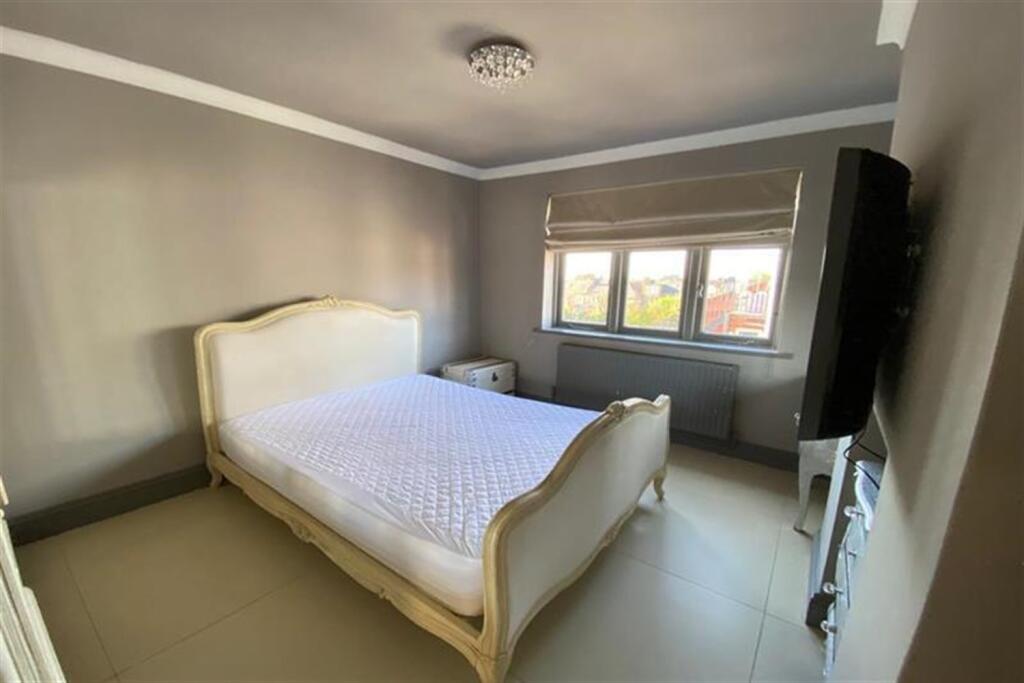 3 bed Apartment for rent in London. From relocate-me.co.uk - London
