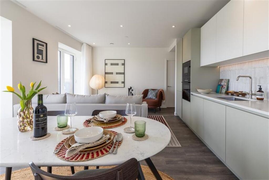 2 bed Apartment for rent in London. From relocate-me.co.uk - London 2 bed Apartment for rent in London. From relocate-me.co.uk - London