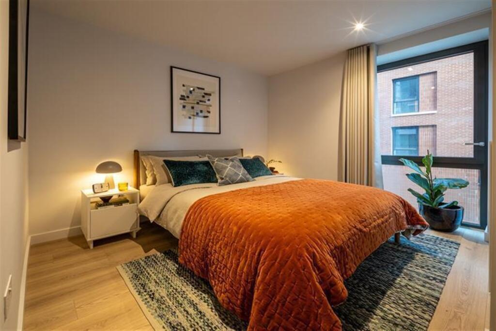 2 bed Apartment for rent in London. From relocate-me.co.uk - London