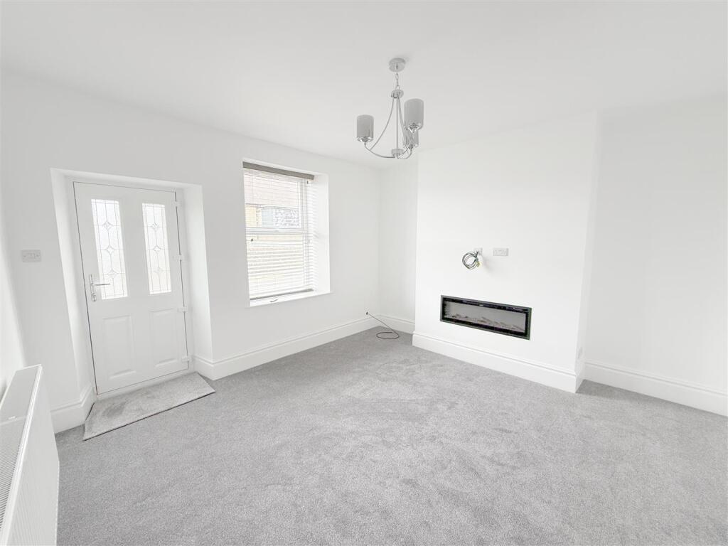 2 bed End of Terrace for rent in Sheffield. From Cocker and Carr Ltd - Sheffield
