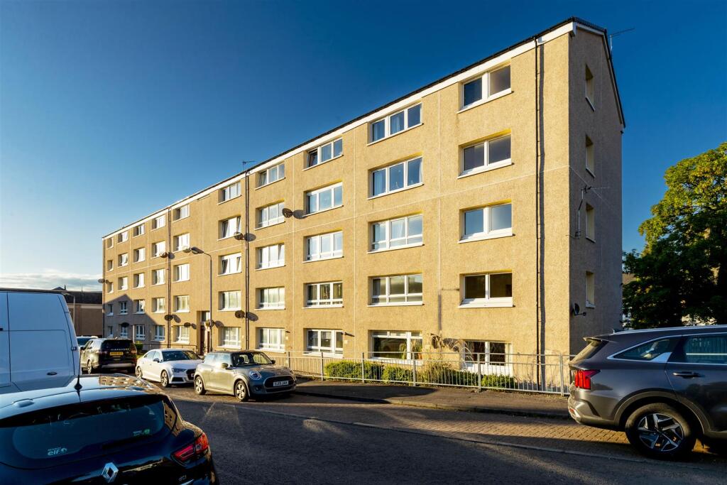 3 bed Apartment for rent in Kirkintilloch. From CODA Estates Ltd - Glasgow